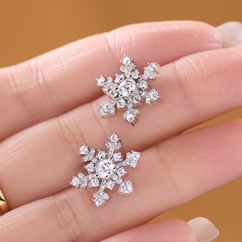 NerMoons 925 Silver Moissanite Earrings [Frozen Enchantment] Studs, Exquisite Diamond-Encrusted Snowflake Design