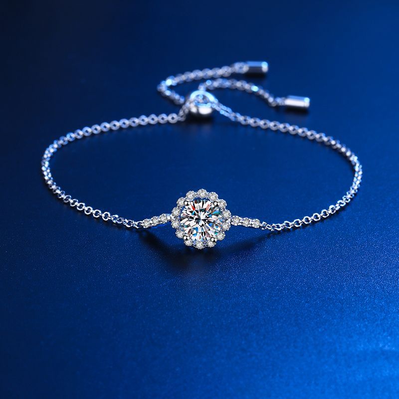 Round Cut Moissanite Circle Bracelet in S925 Silver NerMoons